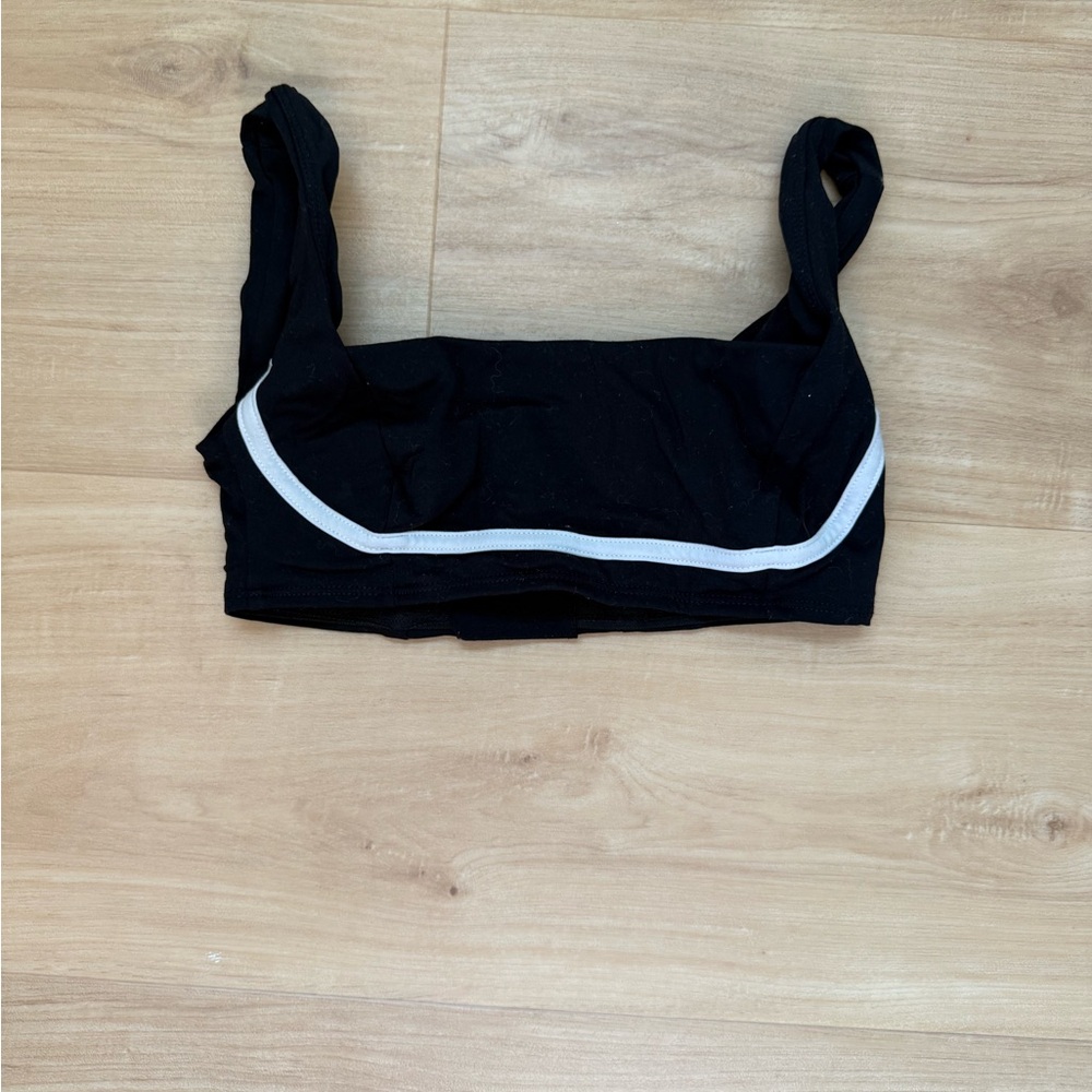 MONDAY BODY Sports Bra